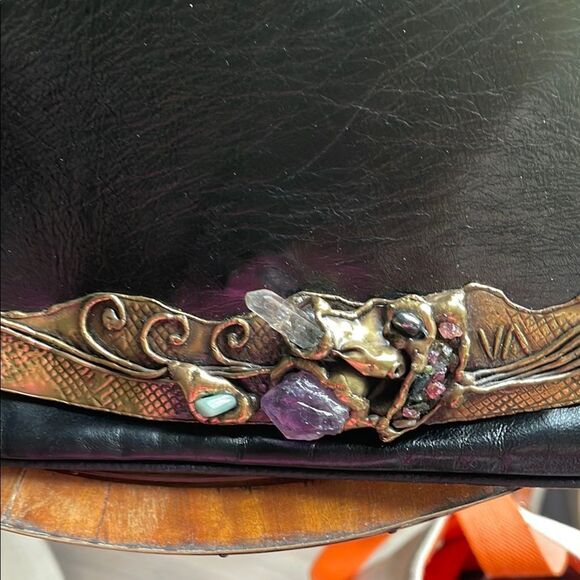 Black and Gold Crossbody Bag with Smooth Texture and Compact Size - Picture 2 of 8